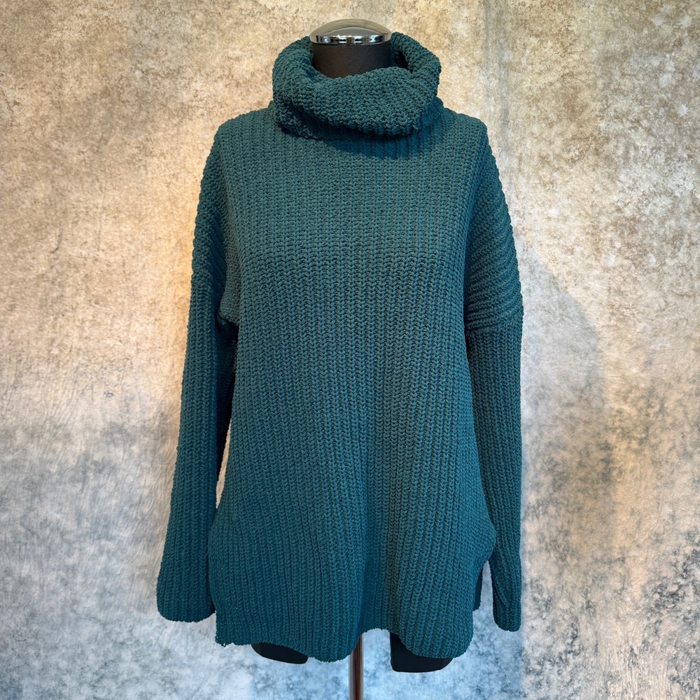 Abercrombie & Fitch Teal Chenille Sweater - Small